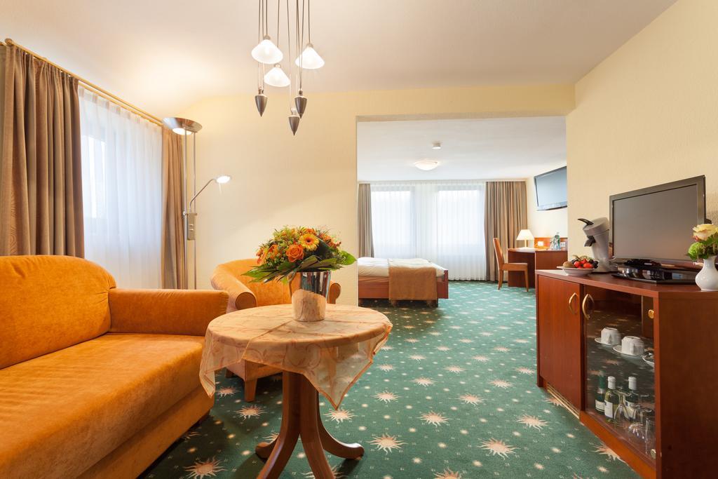 Hotel Restaurant Sonnenhof Weyerbusch Kültér fotó
